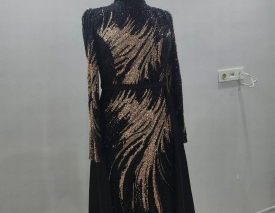 Siyah İşlemeli Uzun Kollu Abiye Elbise - Görsel 4