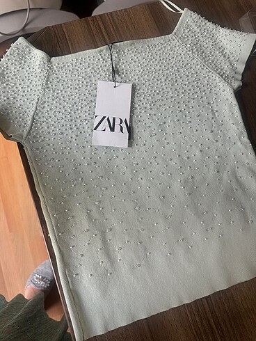 Zara işlemeli bluz