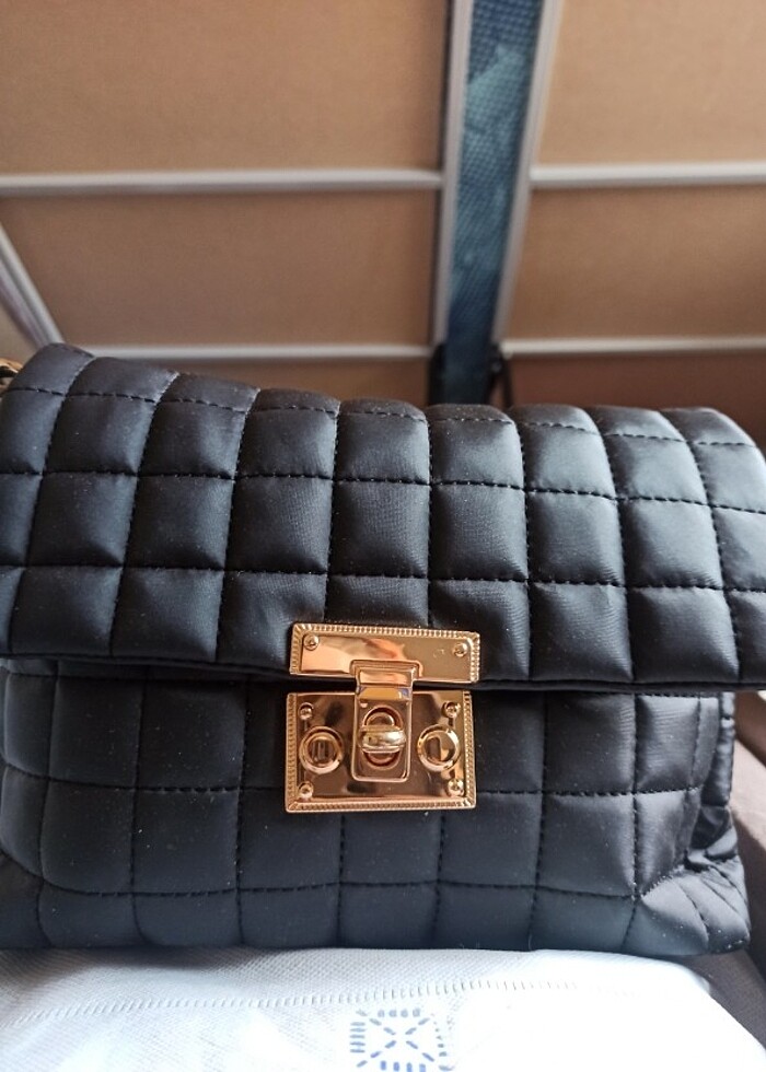 Siyah askılı kol çantası  - Görsel 3