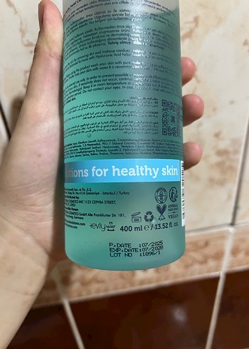 The Purest Solutions Nemlendirici Yüz Temizleyici - Görsel 2