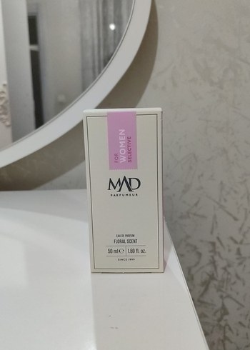 Kadın Parfümü Şişesi 50 ml - Görsel 3