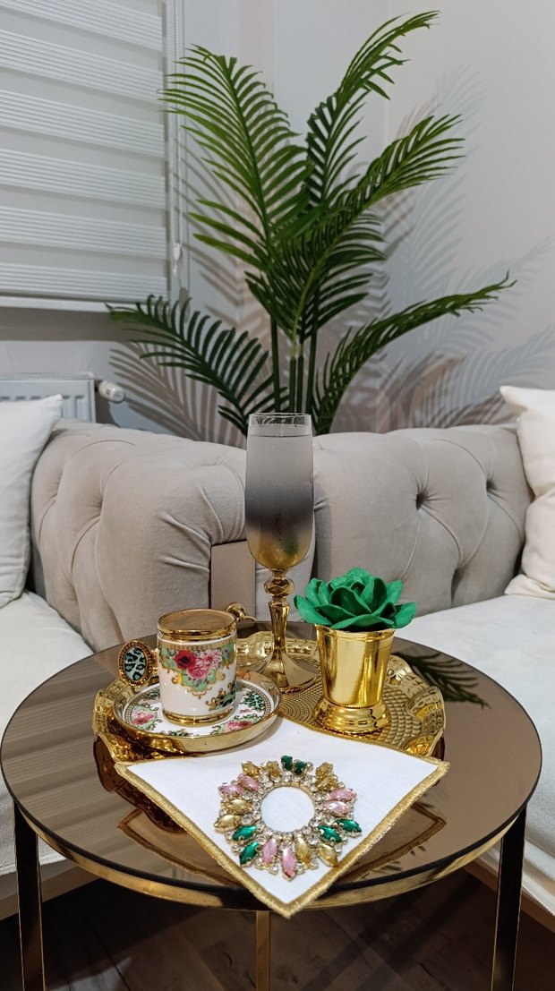 Çiçek Desenli Altın Detaylı Fincan ve Tabak - Görsel 2