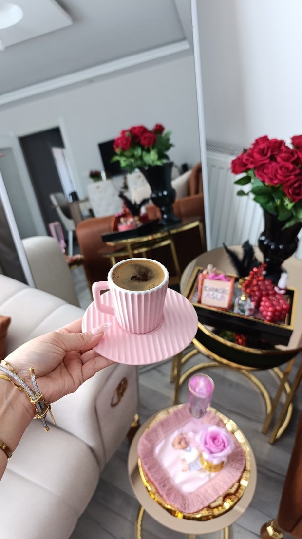 Pastel Renkli Fincan ve Tabak Seti - Görsel 2