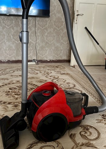 Kırmızı ve Gri Elektrikli Süpürge