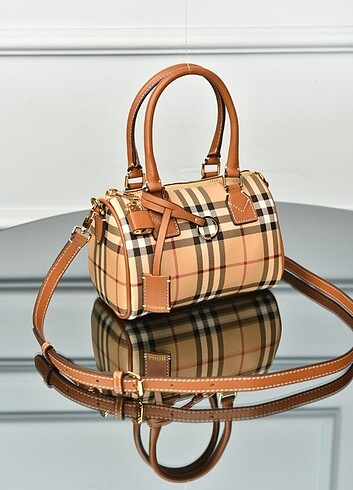 BURBERRY - Mini Check Bowling Bag İthal Ürün Ölçüler: 18.5 × 1