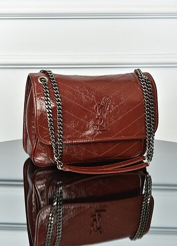 YVES SAINT LAURENT- Niki Bag İthal Ürün Ölçüler: 28 × 20 × 9.5 