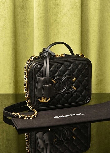 Chanel CHANEL - Medium Vanity Case Bag Ölçüler: 21 × 15.5 × 8 cm