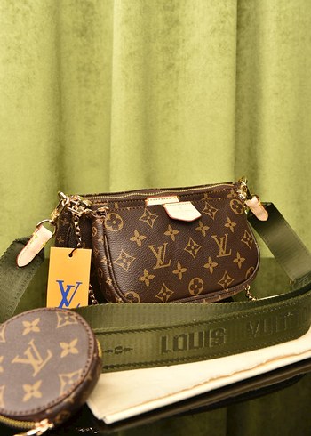 Diğer LOUIS VUITTON - Multi Pochette Ölçüler: 24 x 16 x 6 cm