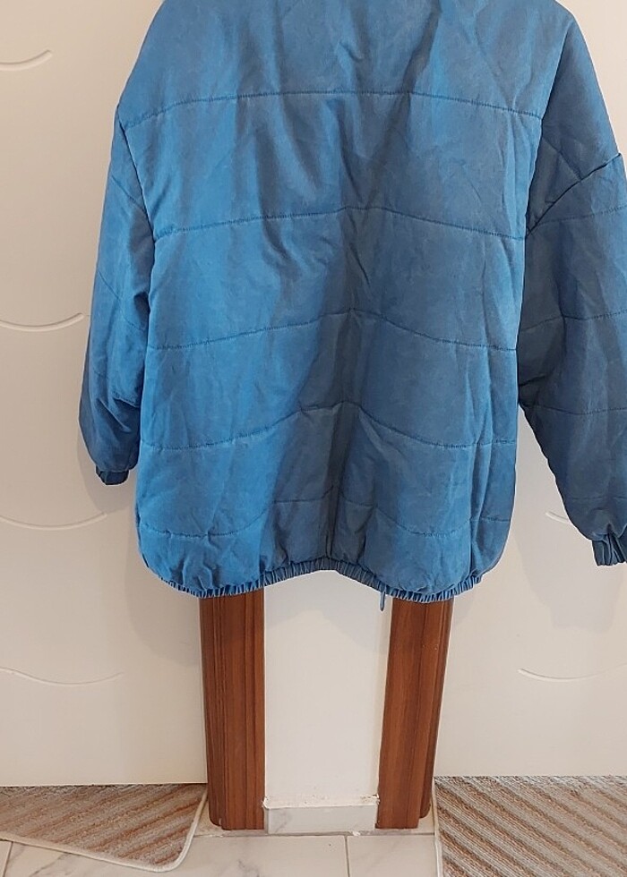 Mavi Markalı Mont - Görsel 2