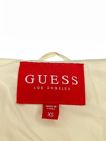 xs Beden beyaz Renk Guess Mont %70 İndirimli.