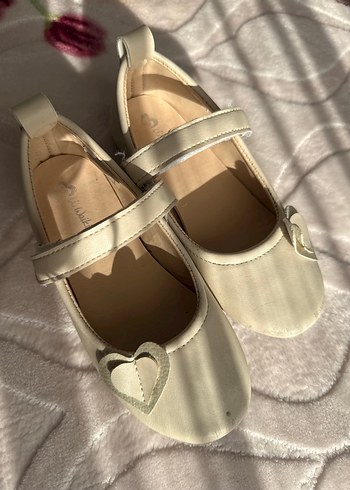 Kız Çocuk Beyaz Tokalı Babet Ayakkabı - Görsel 3