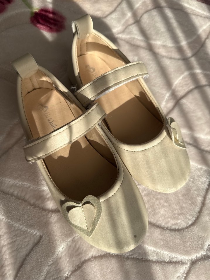 Kız Çocuk Beyaz Tokalı Babet Ayakkabı - Görsel 3