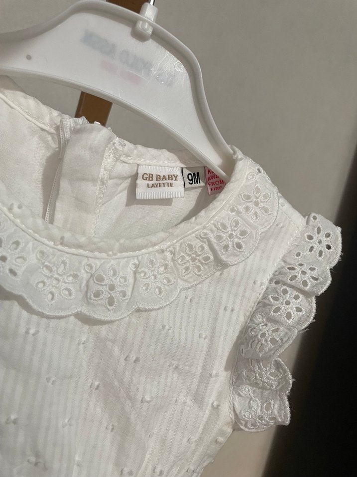 Kısa Kollu Beyaz Nakışlı Fırfırlı Kız Elbisesi - Görsel 2