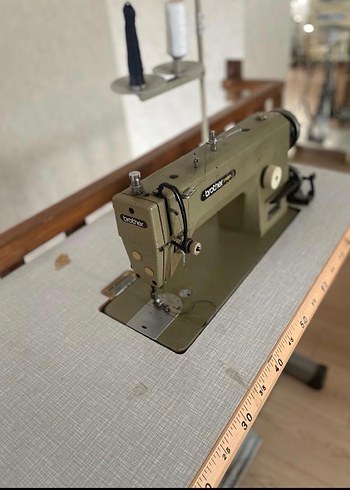 Endüstriyel Gri-Beyaz Dikiş Makinesi - Görsel 2