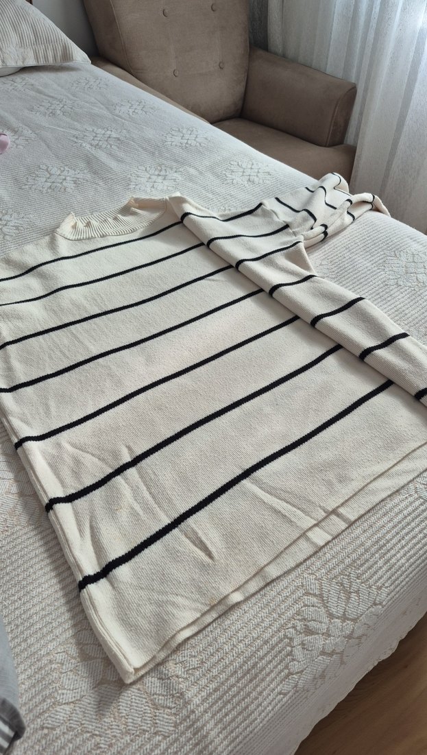 Kadın Beyaz Siyah Çizgili Boğazlı Triko - Görsel 2