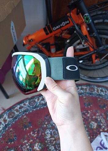 Oakley kayal gözlüğü
