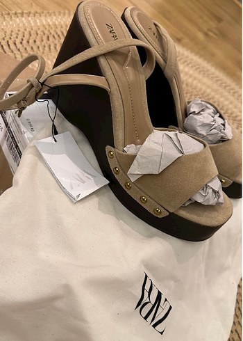 Zara Bej Suet Platform Sandalet