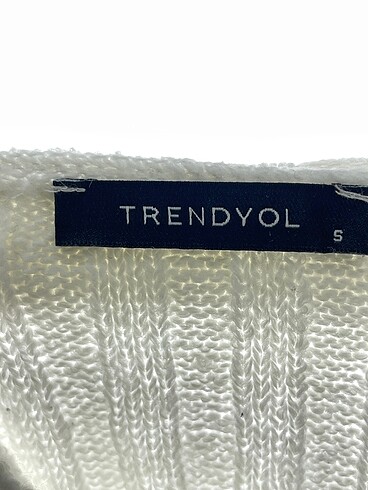 s Beden beyaz Renk Trendyol & Milla Kazak / Triko %70 İndirimli.