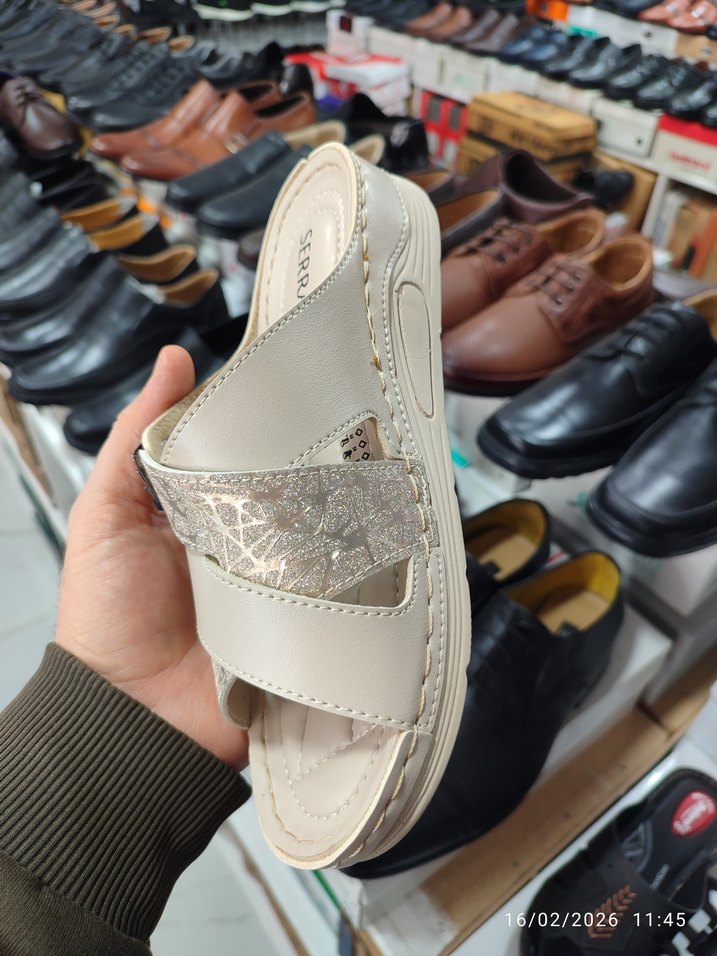 Beyaz Yılan Desenli Dolgu Topuklu Terlik - Görsel 2