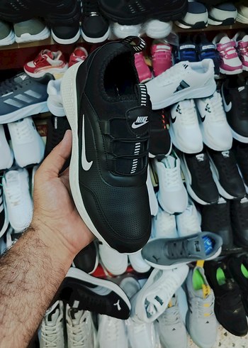 Nike Siyah Elastik Spor Ayakkabı