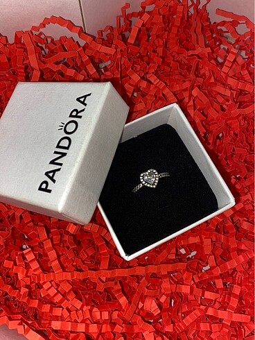 Pandora yüzük
