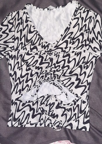 Kasın Ayarlanabilir Dekolteli Crop - Görsel 2