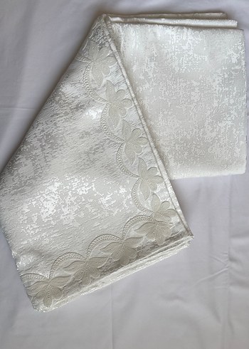 İşlemeli Beyaz Masa Örtüsü - Görsel 3
