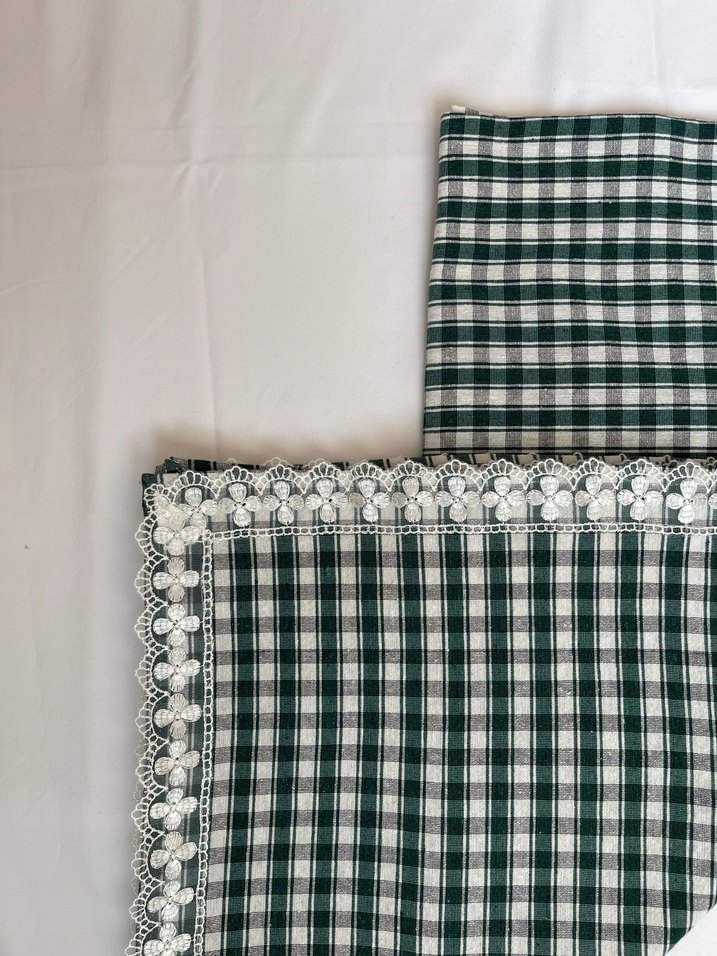 İşlemeli Yeşil-beyaz Ekose Masa Örtüsü - Görsel 3