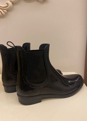 37 Beden Parlak Siyah Rugan Stiletto Topuklu Bot