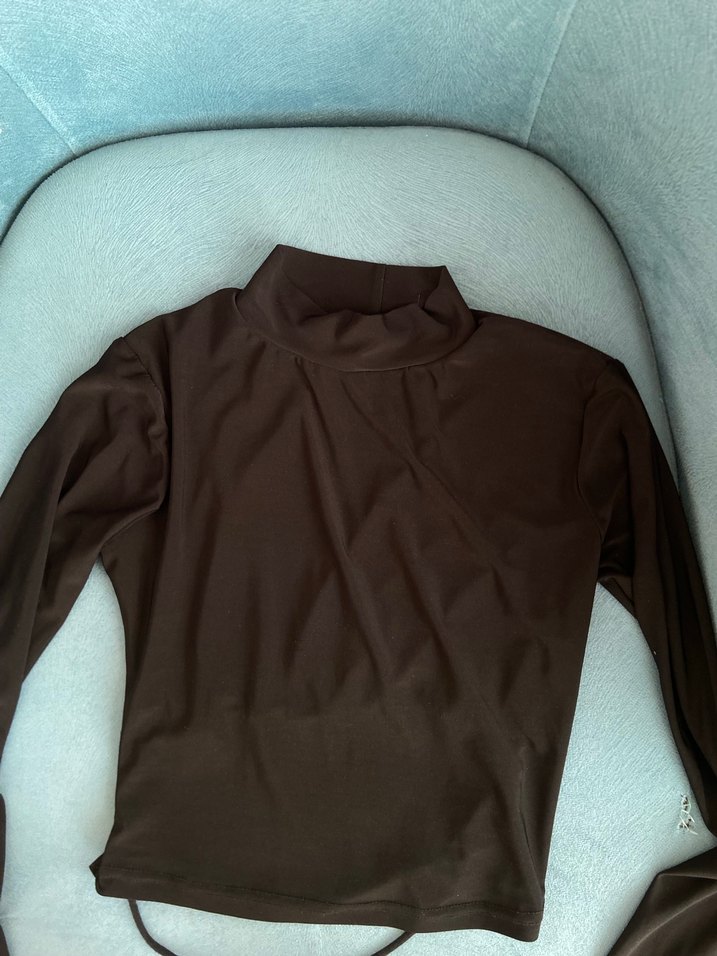 Siyah Uzun Kollu Sırt Detaylı Spor Üst - Görsel 2