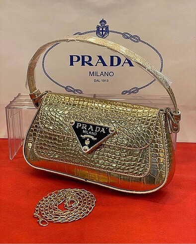 Prada çanta