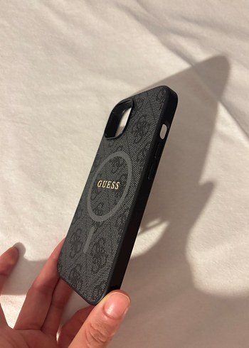 diğer Beden Guess kılıf iPhone 15