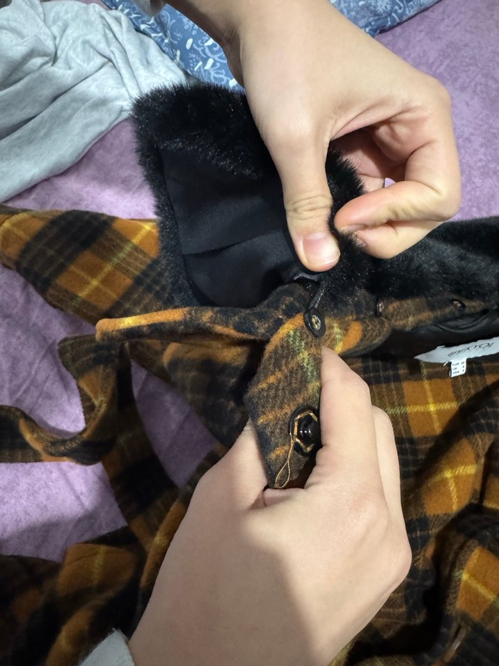 Düğmeli Ekose Desenli Kadın Kaban - Görsel 4