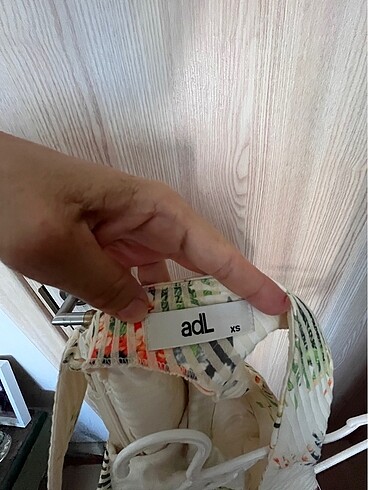 Etek detaylı diz üstü elbise - Görsel 6