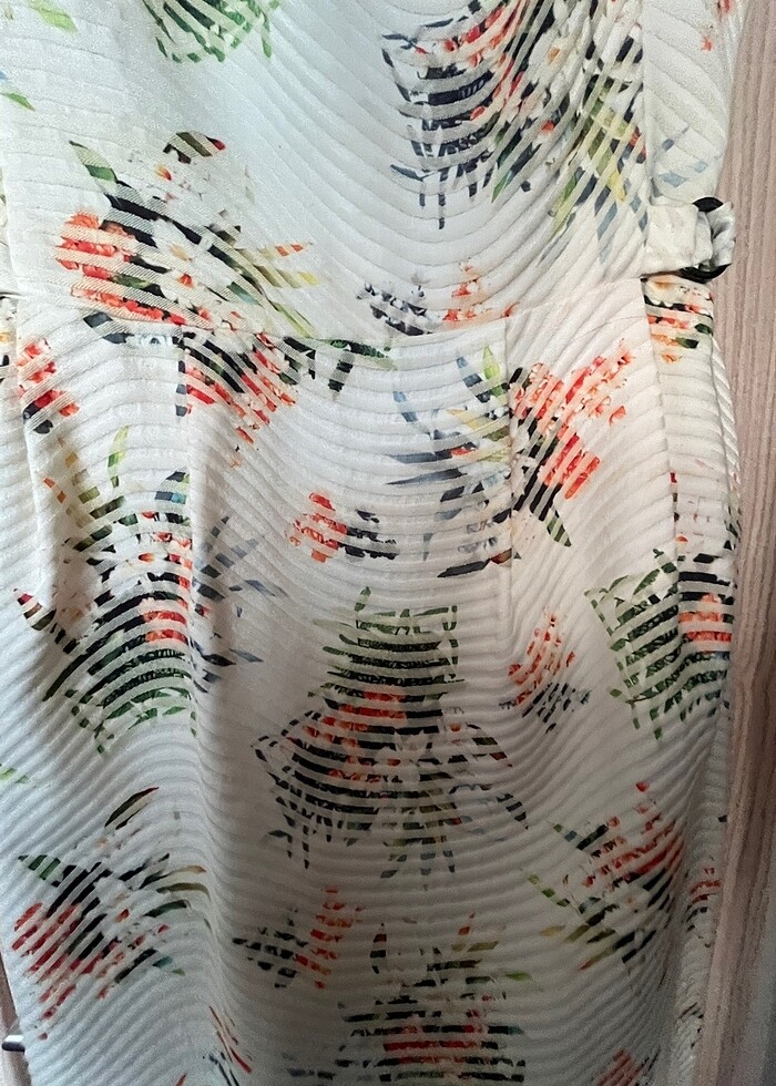 Etek detaylı diz üstü elbise - Görsel 4