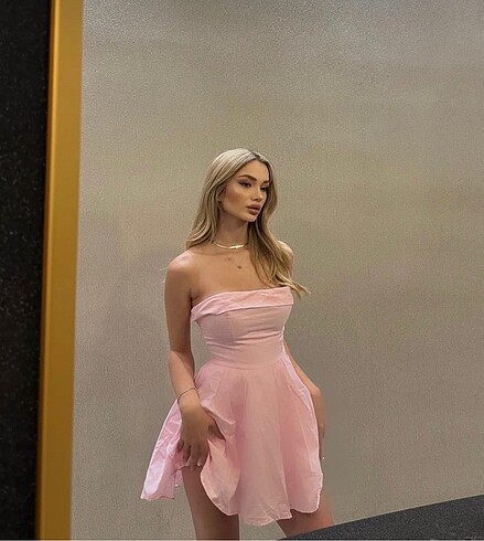 pembe elbise