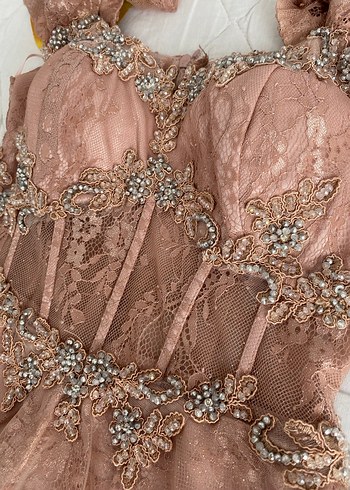 İşlemeli Gül Kurusu Midi Boy Abiye Elbise - Görsel 3