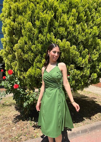 Yeşil Drapeli Midi Elbise
