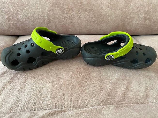 24 Beden Crocs erkek çocuk terlik