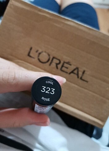 L'Oréal Paris Rengi açık geldiği için satıyorum orijinal kutusu ile gönderiyor