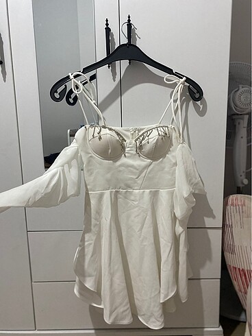 beyaz abiye(nişan,mezuniyet,kına vb.) yerlerde giyilecek çok ku