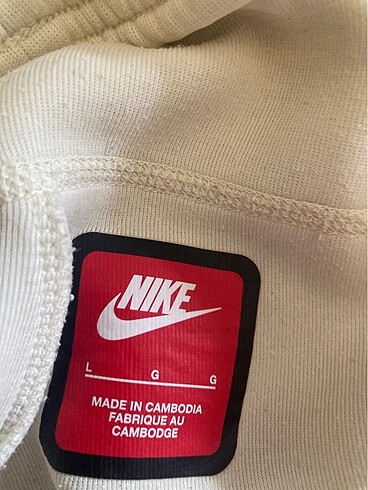l Beden nike tech fleece