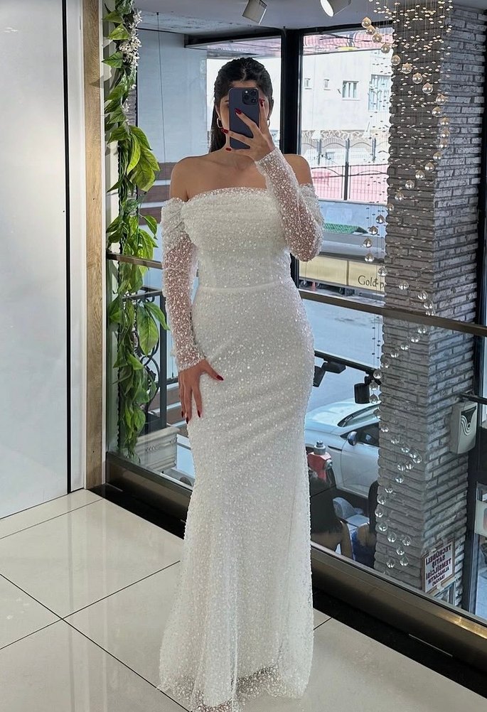 Boncuk İşlemeli Uzun Kollu Beyaz Nişan Elbisesi - Görsel 3