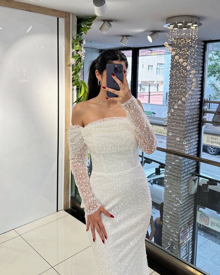 Uzun Kollu İşlemeli Beyaz Nişan Elbisesi - Görsel 5