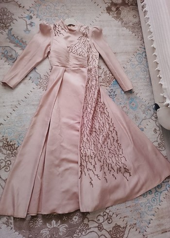 Pembe Nakışlı Uzun Kollu Uzun Abiye