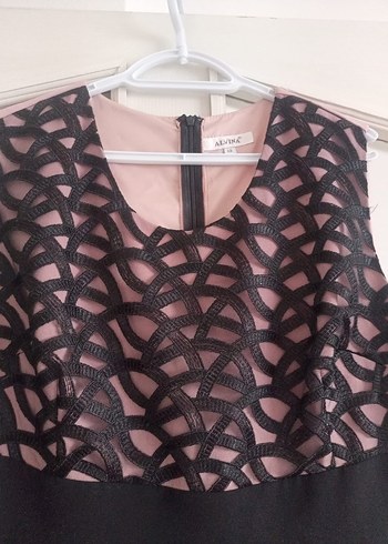 Pembe Siyah Uzun V Yaka Kolsuz Elbise - Görsel 2