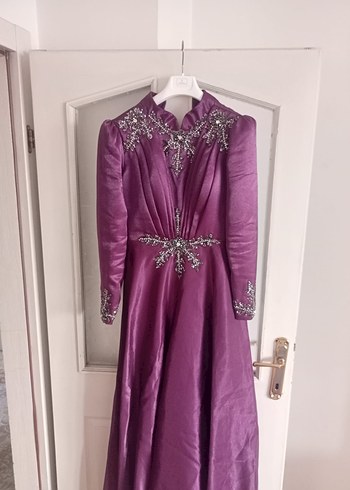 Uzun Kollu Mor İşlemeli Abiye Elbise - Görsel 5
