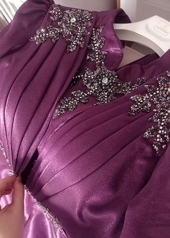 Uzun Kollu Mor İşlemeli Abiye Elbise - Görsel 2