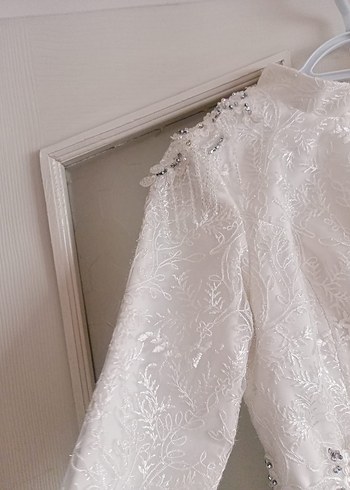 Uzun Beyaz Dantel ve Tül Gelinlik - Görsel 3
