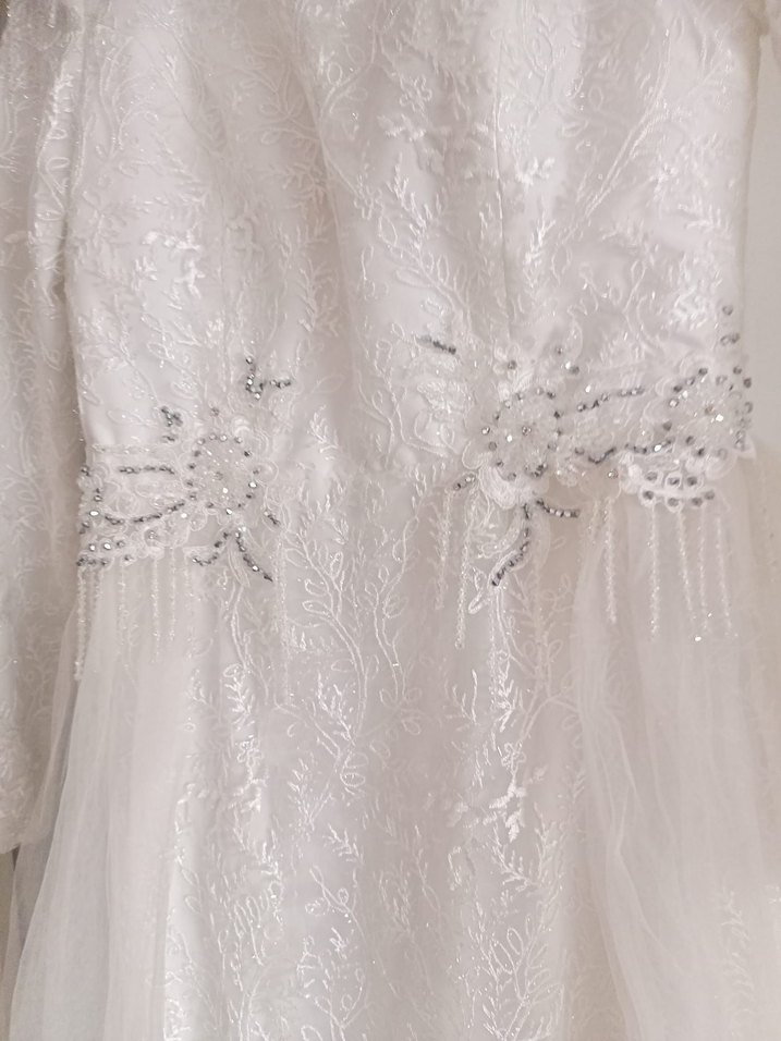 Uzun Beyaz Dantel ve Tül Gelinlik - Görsel 2